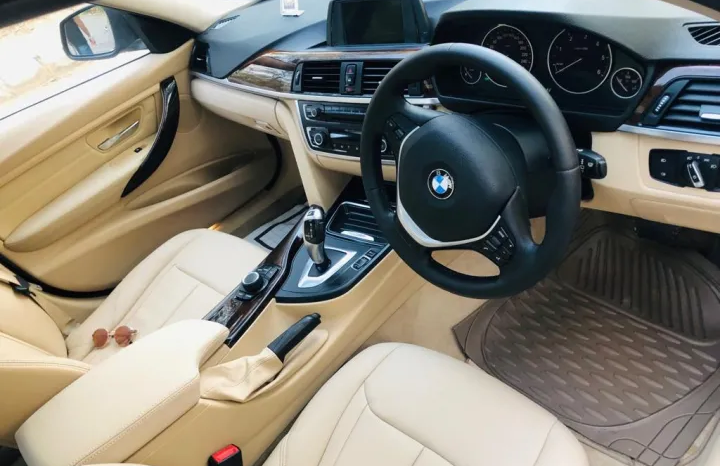BMW 3 Series 320d Luxury Line full